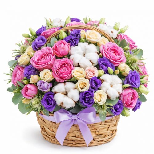 Цветочная композиция в корзине «Тайна роз»